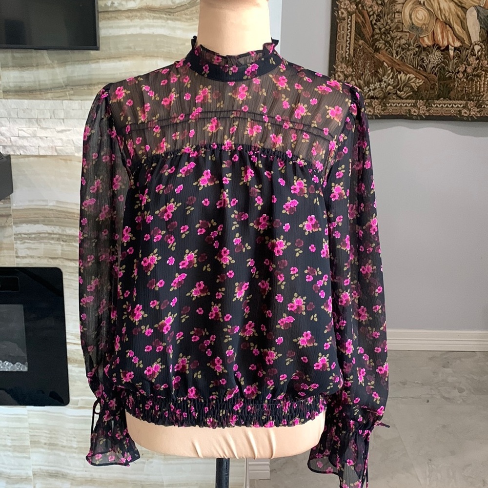 Express High‎ Neck Sheer Floral with Lining Top. Size S (321)